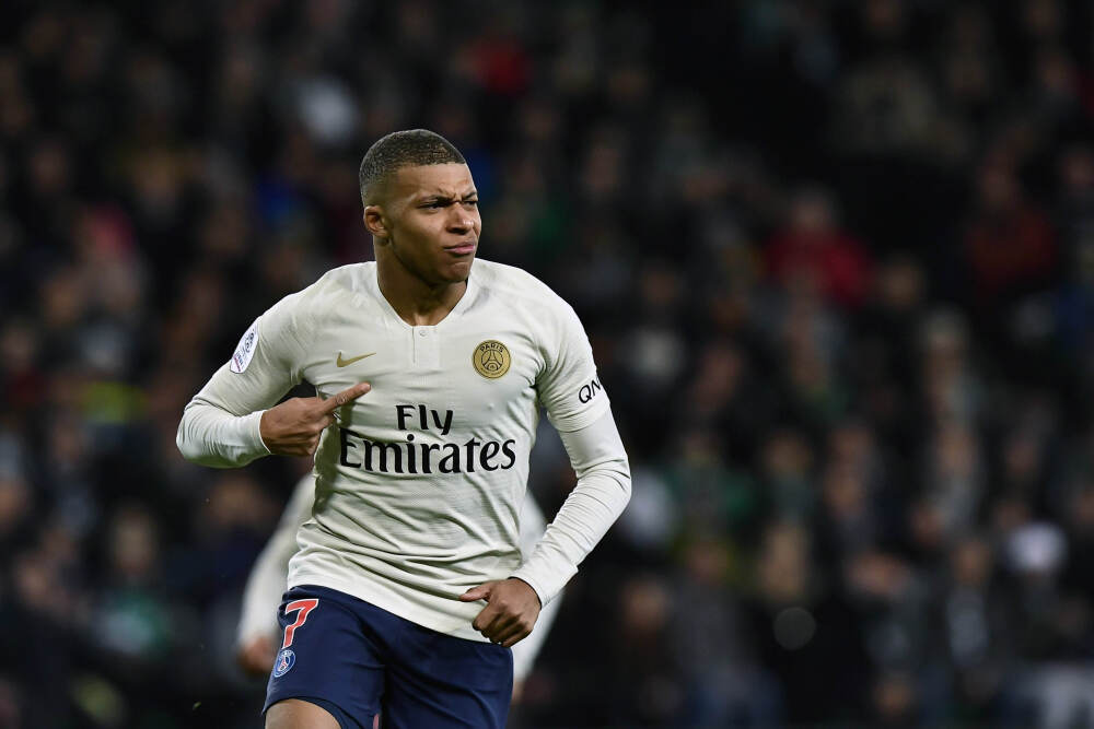 神兽级表现！猛龙晒巴恩斯数据海报：23分10助攻25篮板